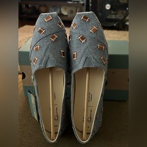 Toms slip on shoes size 8.5